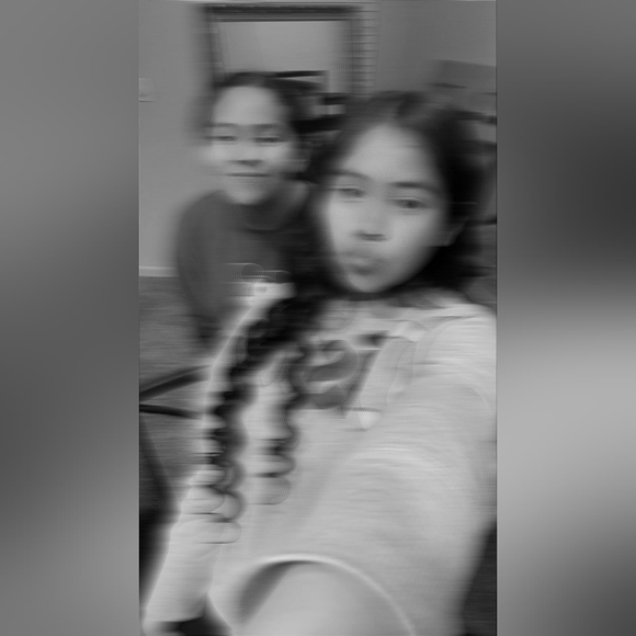 Meet your Posher, Anayeli - Picture 5 of 12